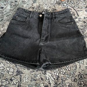 Princess Polly shorts! Distressed black color. Mom style. Cutest jeans